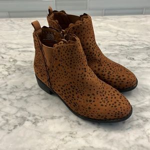 Gap spotted booties